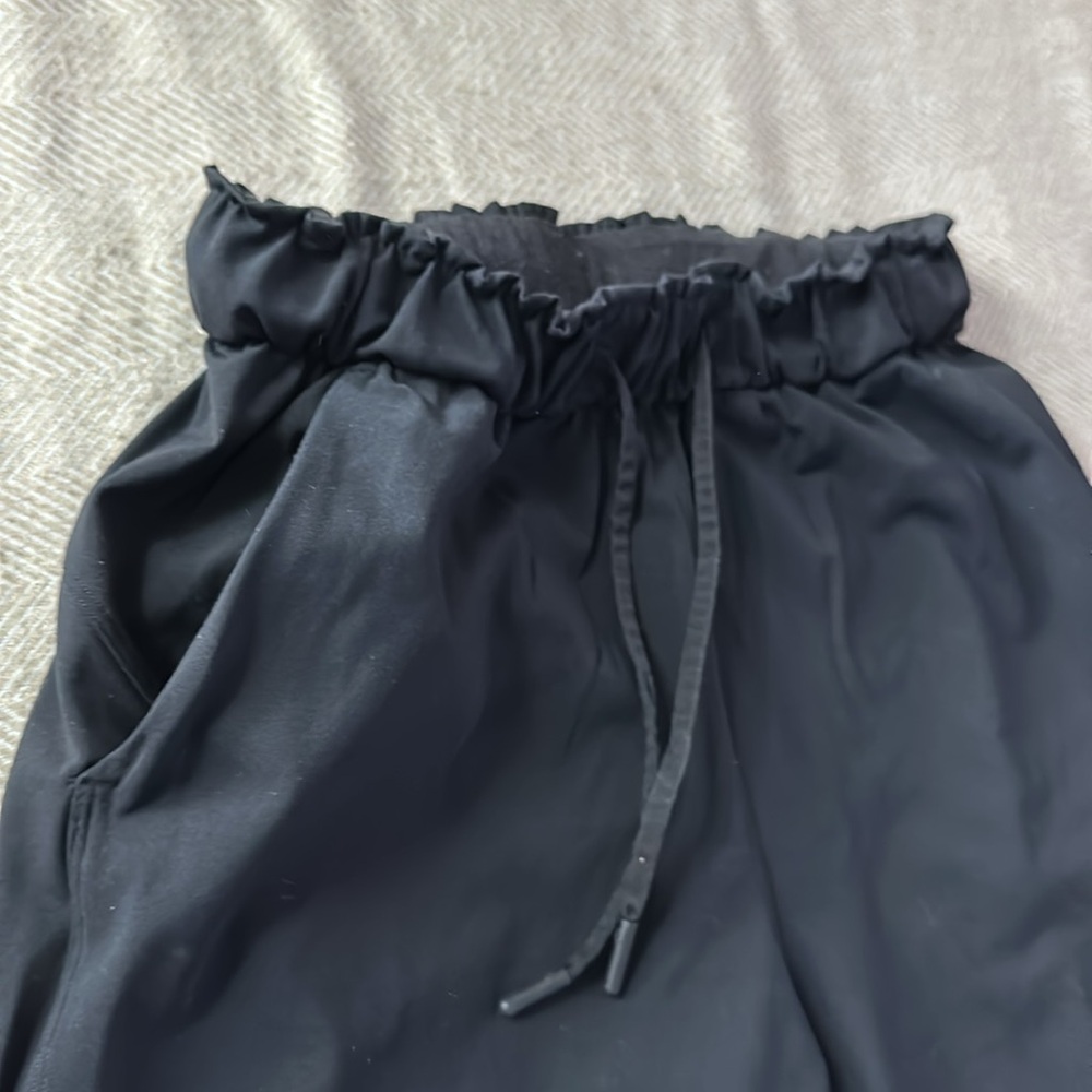 Lululemon short sleeve tee and joggers lot size 4 - Picture 2 of 16